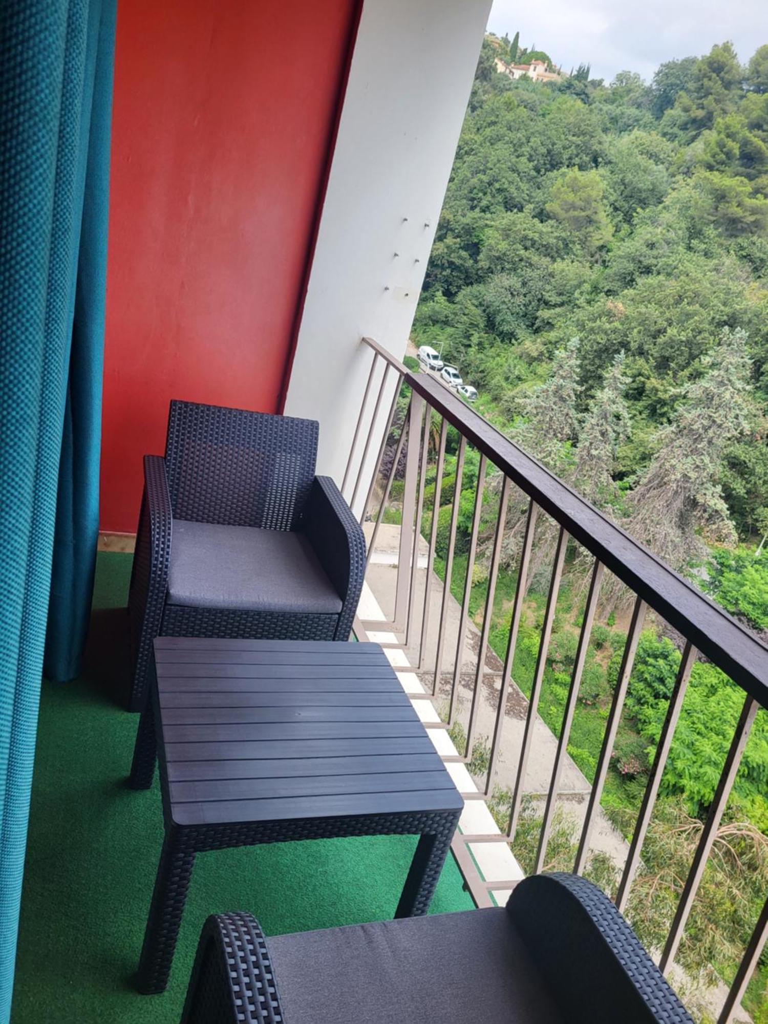 Private Room-2 In Hannana Apartment- 2 Min Walk To Tram 12 Min To Nice Train Station 15 Min To Massena Place Bagian luar foto